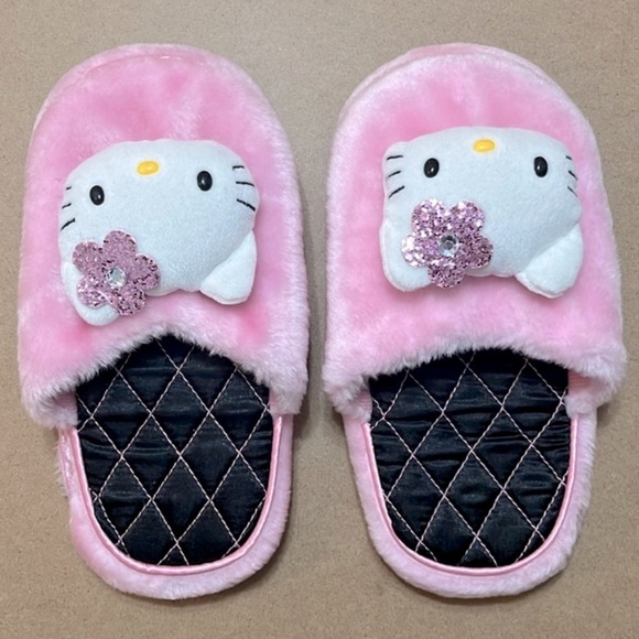 SANRIO VINTAGE HELLO KITTY PINK PLUSH SLIPPERS - Picture 4 of 4